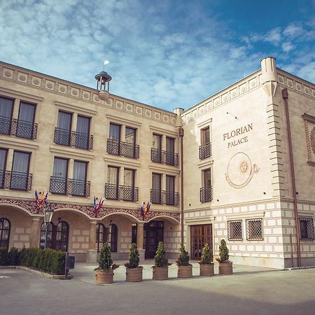 Hotel Florian Palace Jindrichuv Hradec Exterior foto